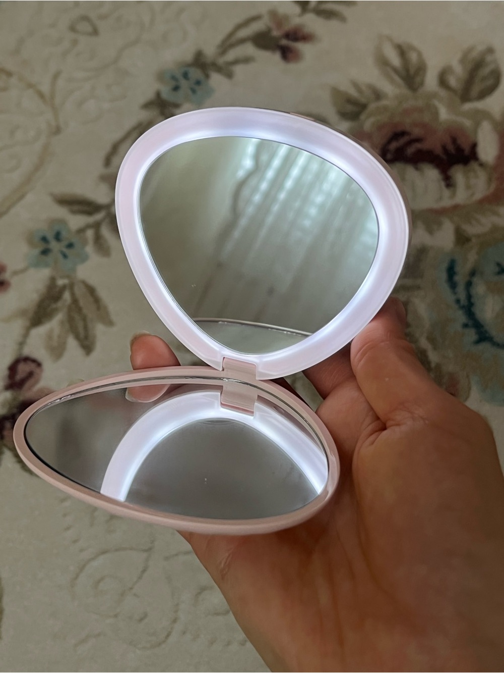 Pastel Pink Shell Compact Mirror - Picture 5 of 5